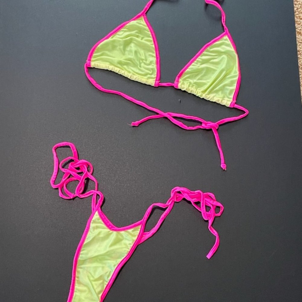 TONY'S WEAR String Neon Bikini nwot